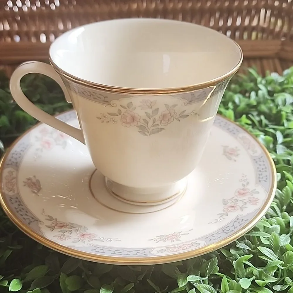 Romantic Feminine Lenox Somerset Teacup & Saucer